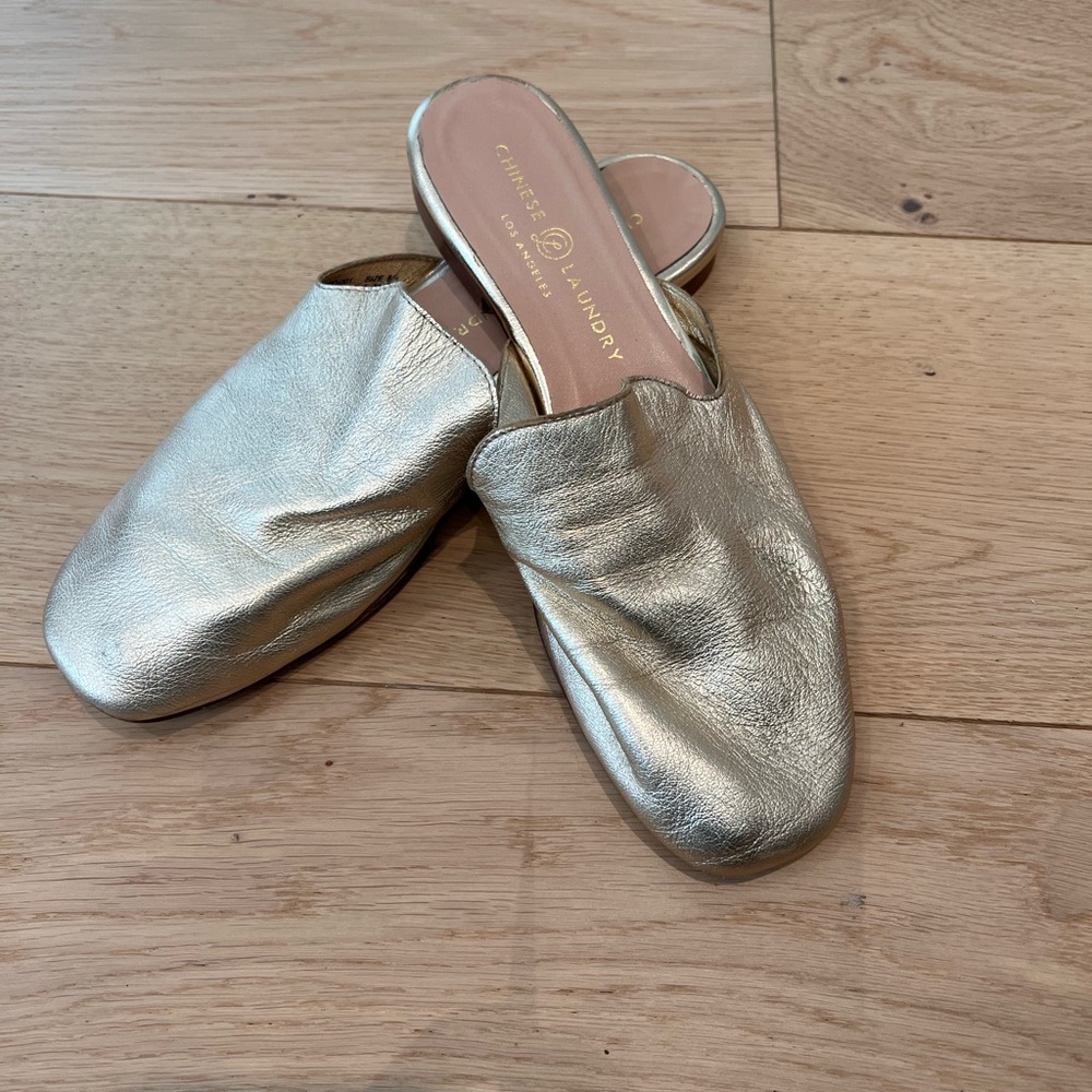 Chinese Laundry Shiny Gold Clogs